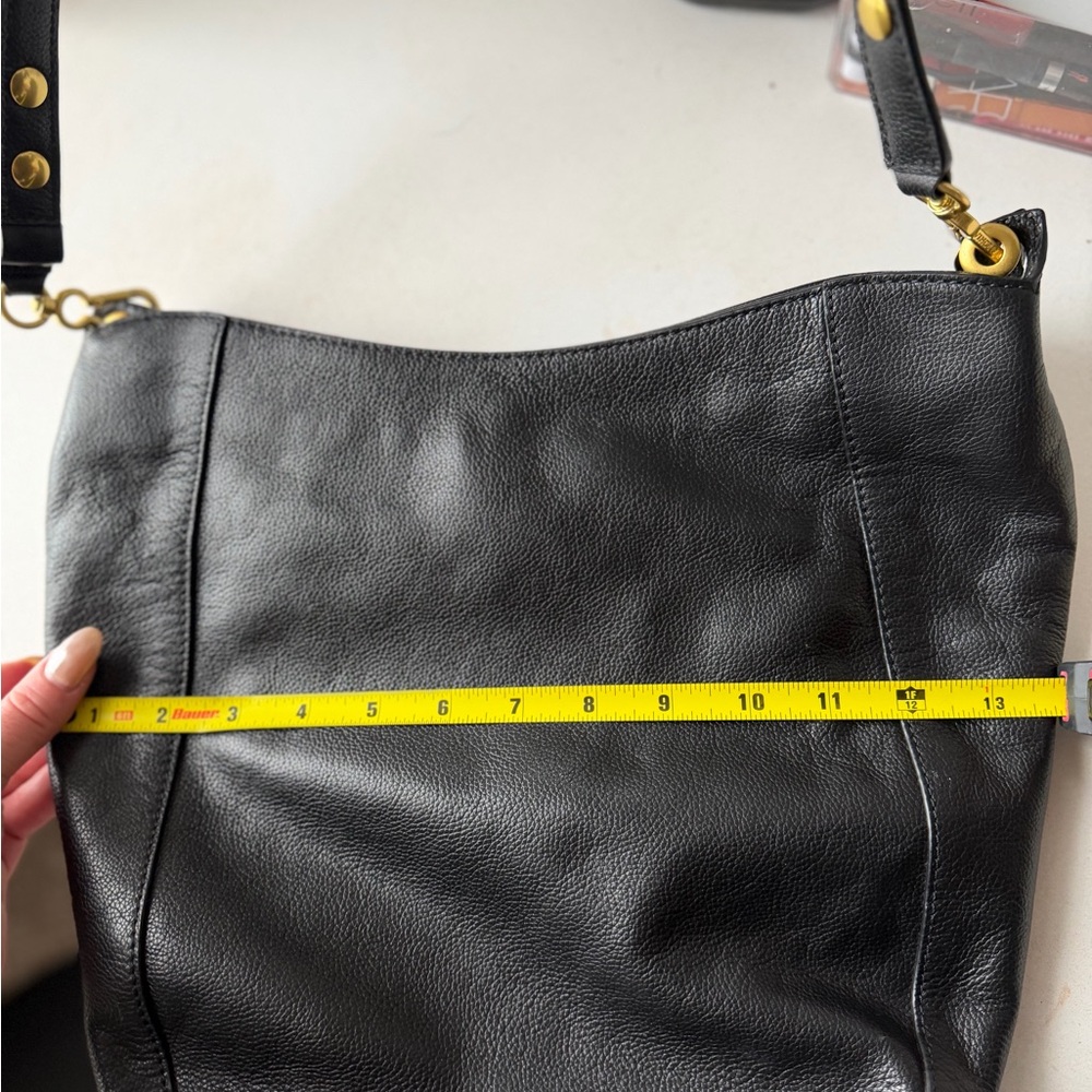 Vince Camuto shoulder bag - Picture 4 of 9